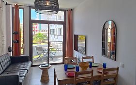Stylish 2-Bedroom Apartment Yumbo